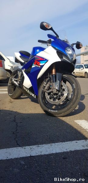 Спортбайк suzuki r1